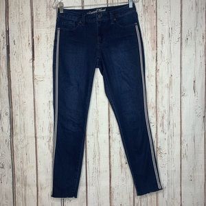 Universal Thread skinny jeans 4